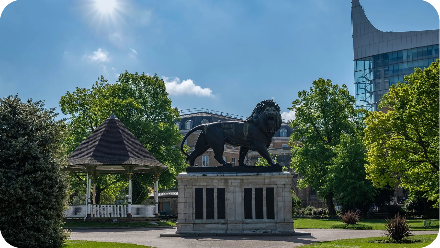 Statue of a lion in Reading